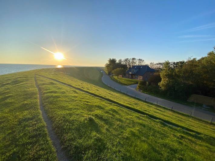 Ferienwohnung für 3 Personen, mit Terrasse und Ausblick sowie Garten, kinderfreundlich in Nordstrand