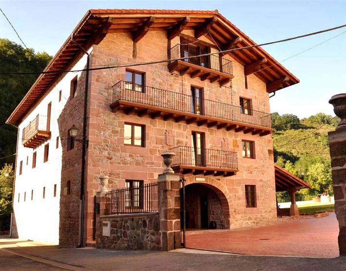 Casa rural para 27 personas, con Jardín en Navarra
