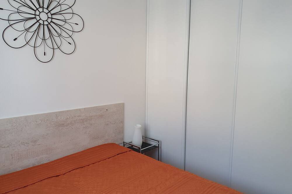 Appartement entier, Plage 150m, Algajola Corse, Joli T2 40m2, Parking, Terrasse 26m2, Quartier Calme in Algajola, Région de Calvi