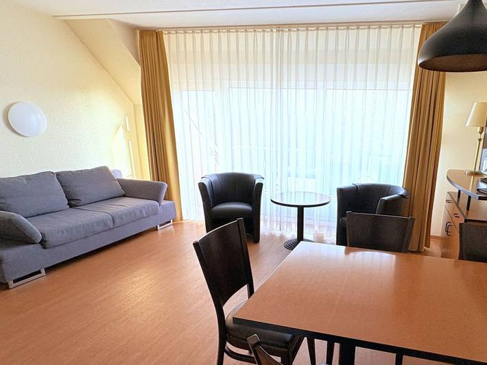 Ganze Ferienwohnung, Boddenhof Apartment 54 - Balkon, Parkplatz, ruhig - Ferienwohnung 54 – Komfort und Ruhe auf zwei Ebenen mit Balkon und Wlan in Buschvitz, Bergen auf Rügen und Umgebung