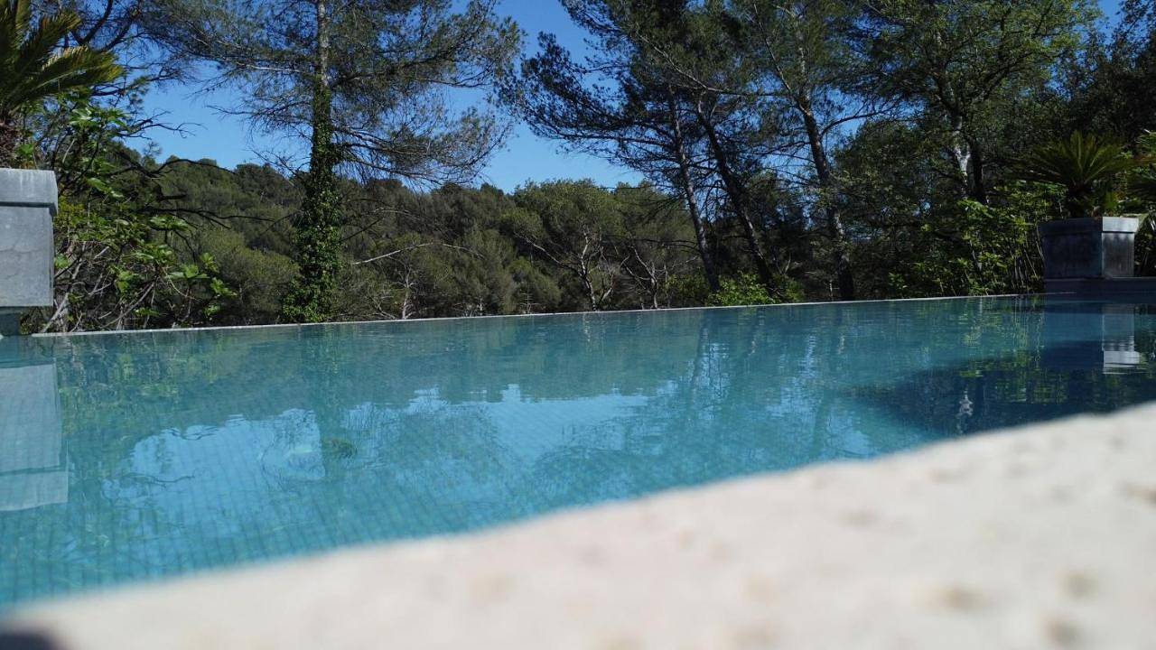 Three-Bedroom Villa in Marseille, Marseille en omgeving
