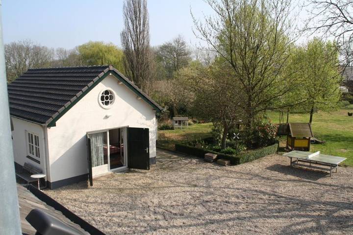 Vakantiewoning voor 5 personen, with Terras and Tuin as well as Uitzicht in Beuningen