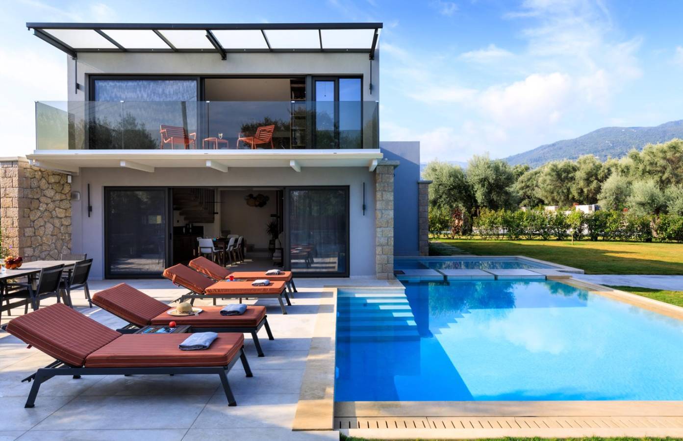 Stylish Contemporary Villa with Gardens and Pool near Beaches and Tavernas in Ligia, Grèce