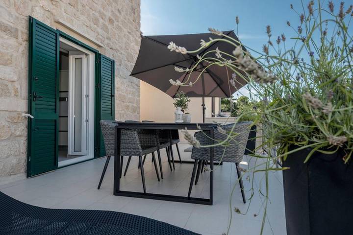 Ferienhaus für 6 Personen, mit Balkon und Terrasse sowie Ausblick in Rab Stadt - 4