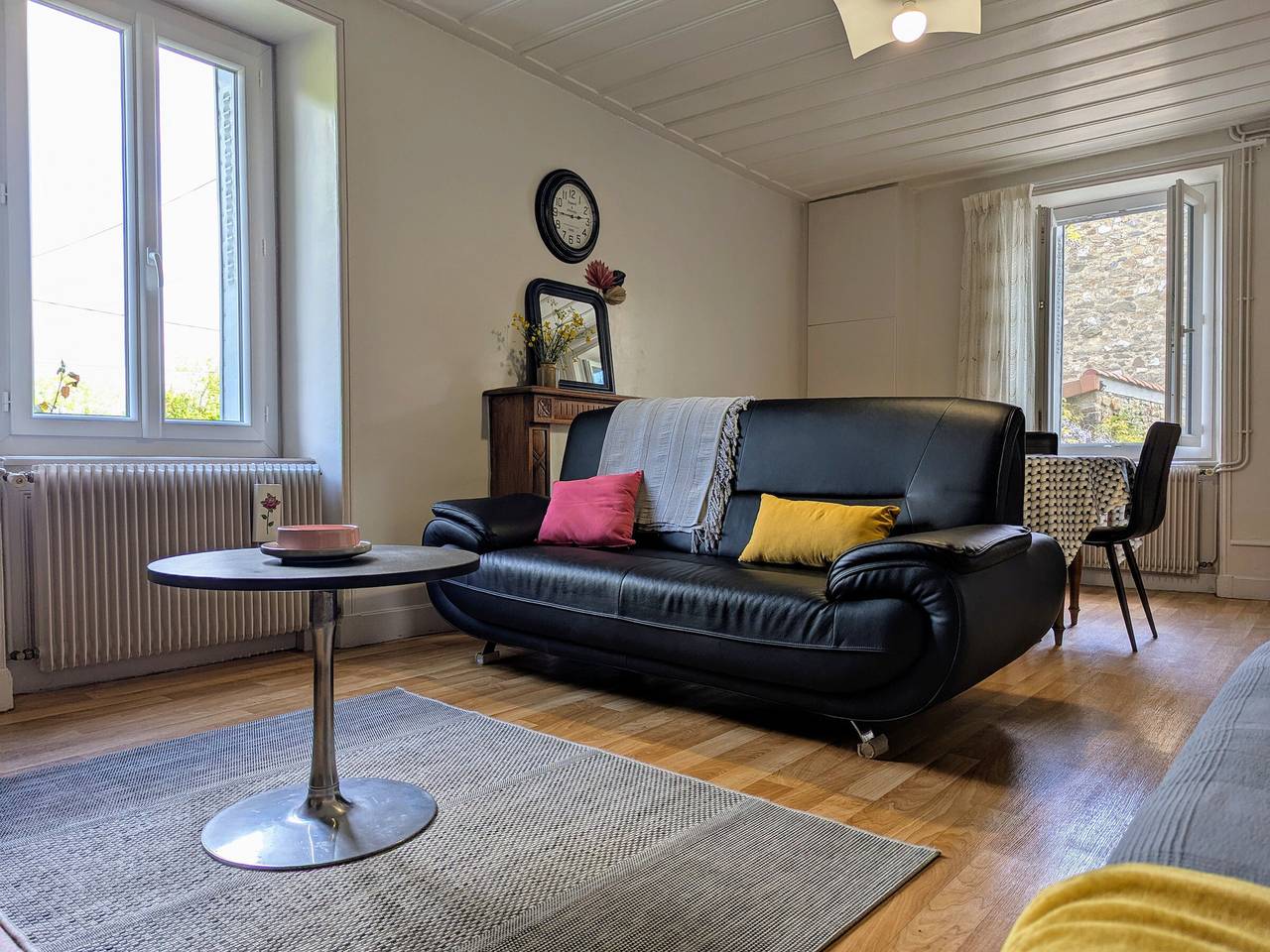 Maison de caractère avec jardin, idéale famille, près de Brioude, prox. baignade et ski in Saint-Just-près-Brioude, Haute-Loire