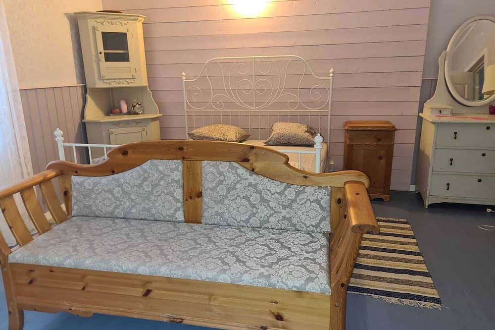 Amazing 4-bedroom house with Wifi in charming Stavaträsk in Skelleftea, Bottenwiek