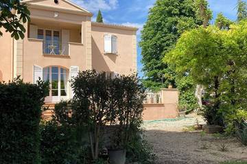 Gîte pour 11 personnes à Oraison