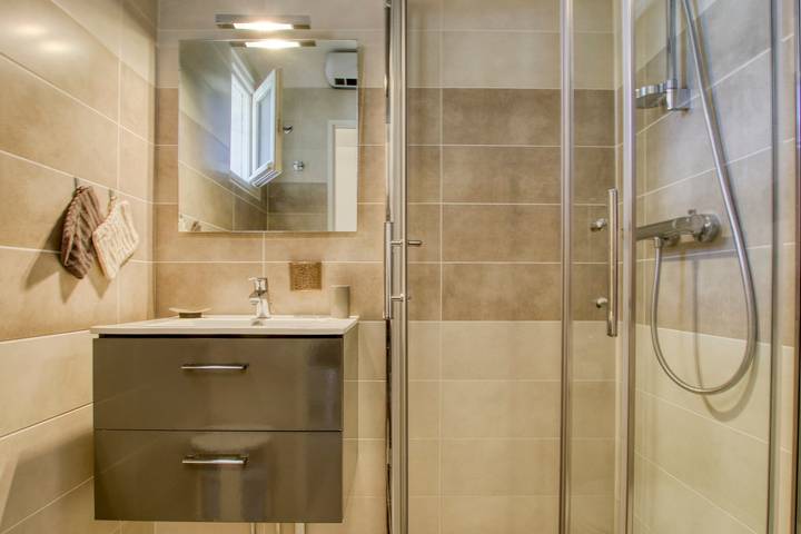 Ganze Wohnung, Isulita - Studio climatisé à 400m de la mer in Bandol, Mittelmeerküste (Frankreich)