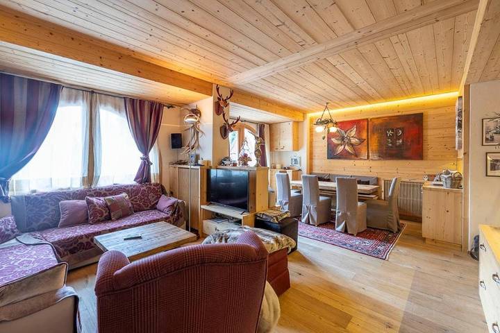 Ferienhaus für 6 Personen, mit Balkon und Terrasse sowie Garten und Sauna in Interlaken
