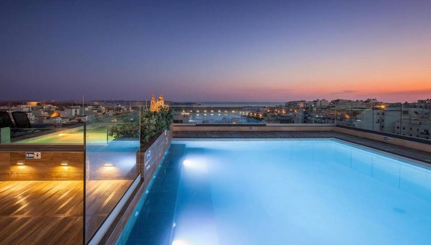Hôtel pour 2 personnes, avec terrasse et piscine ainsi que sauna et jacuzzi