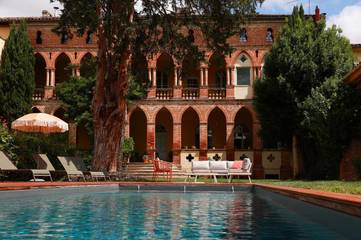 Location de vacances pour 2 personnes, avec vue et jardin ainsi que terrasse et piscine à Verdun-sur-Garonne