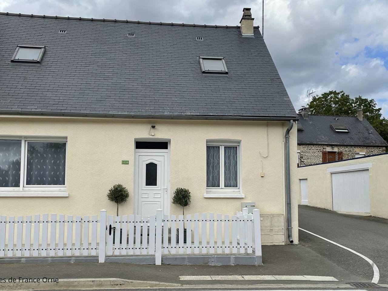Maison Normande Confortable avec Jardin et Wifi in Haleine (Orne), Parc naturel régional Normandie-Maine