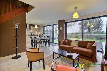 Gîte pour 4 personnes, avec jardin ainsi que piscine et terrasse dans le Morbihan