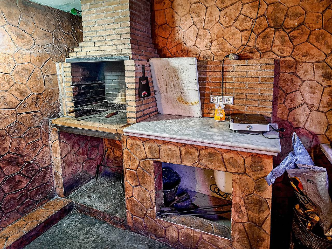 Maison de vacances 'Viria' avec vue sur la montagne, Wi-Fi et climatisation in Navaluenga, Valle del Alberche