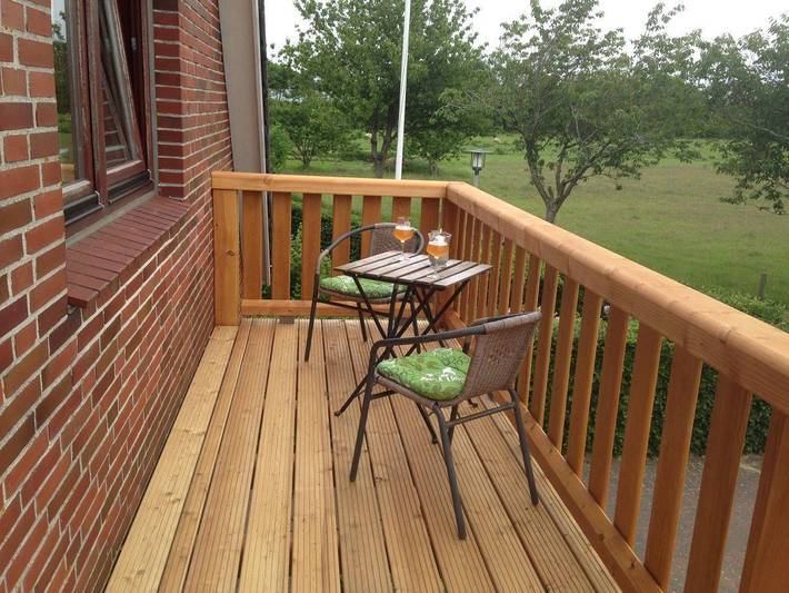 Ferienwohnung für 5 Personen, mit Balkon und Garten in Alkersum - 2