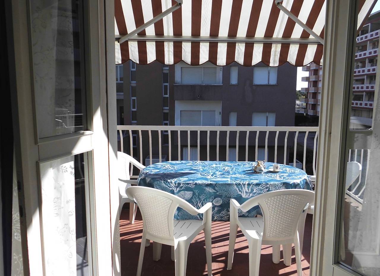 Entire apartment, Beachside flat with shared pool in Porto Santa Margherita, Caorle