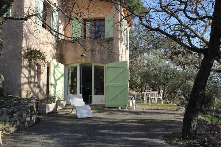 Gîte pour 4 personnes, avec terrasse et jardin, animaux acceptés à Saint-Paul-en-Forêt