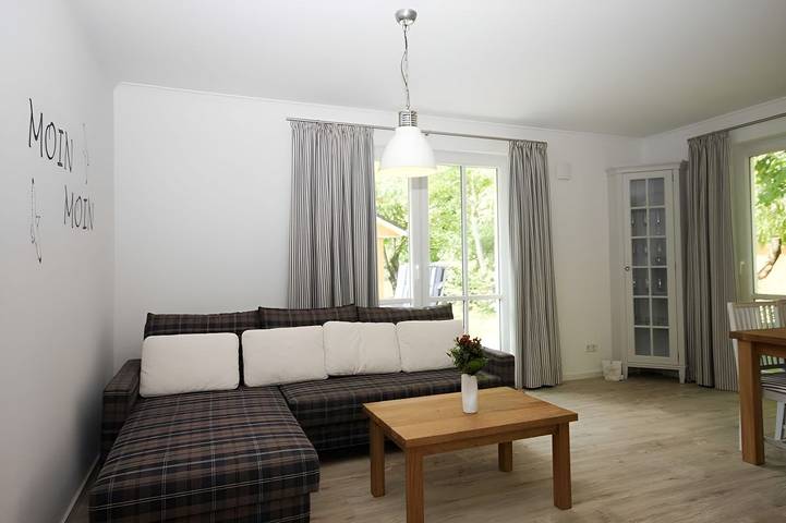 Entire apartment, Modern apartment with terrace, garden view and Wi-Fi near the beach in Nienhagen in Nienhagen, Rostock and Surroundings