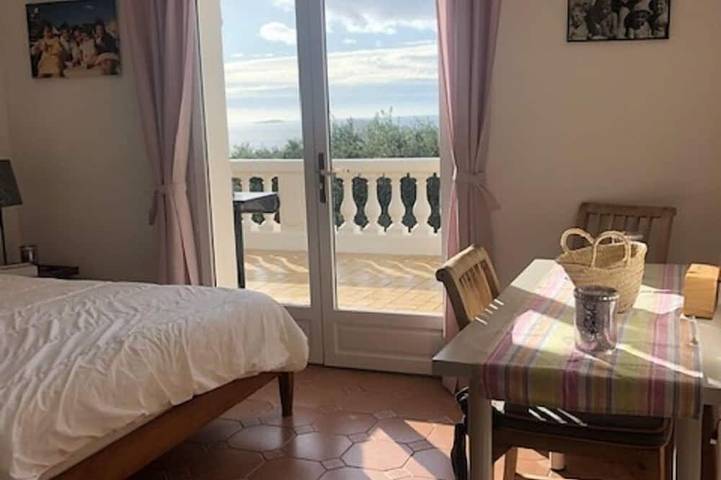 Beautiful House For Rent For Your Holidays in Rayol-Canadel-sur-Mer, Mediterranean Coast (France)
