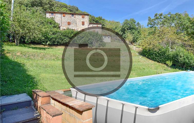 Cozy Apartment with Garden & Internet, Near Lucese River in Camaiore, Italian Riviera
