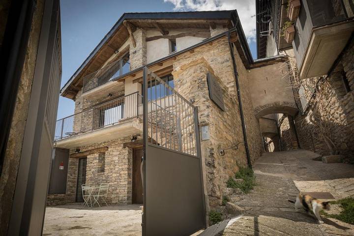 Casa rural para 6 personas, con vistas y balcón en Sort - 2