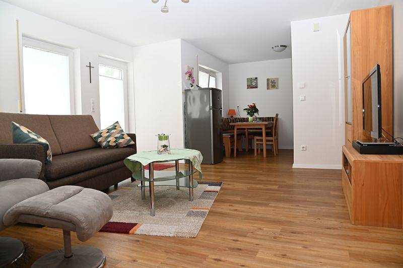 Ganze Ferienwohnung, Ferienwohnung "Ulrike" - 2-Zimmer-Fewo, Du/Wc, Terrasse, 49 qm, Eg in Gaienhofen, Untersee