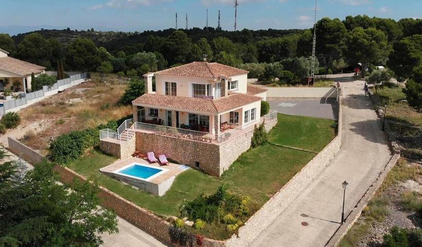Casa rural para 8 personas, con Balcón y Terraza además de Jardín y Piscina en Vinaroz