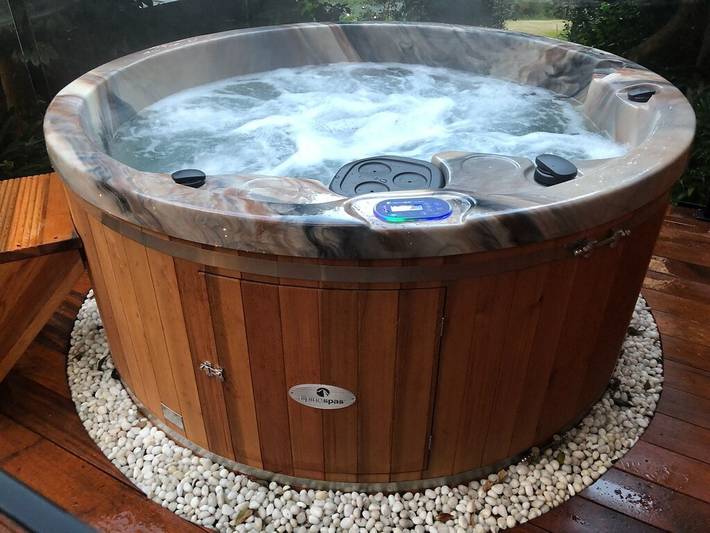 Holiday home for 5 people, with garden and hot tub in Mornington Peninsula