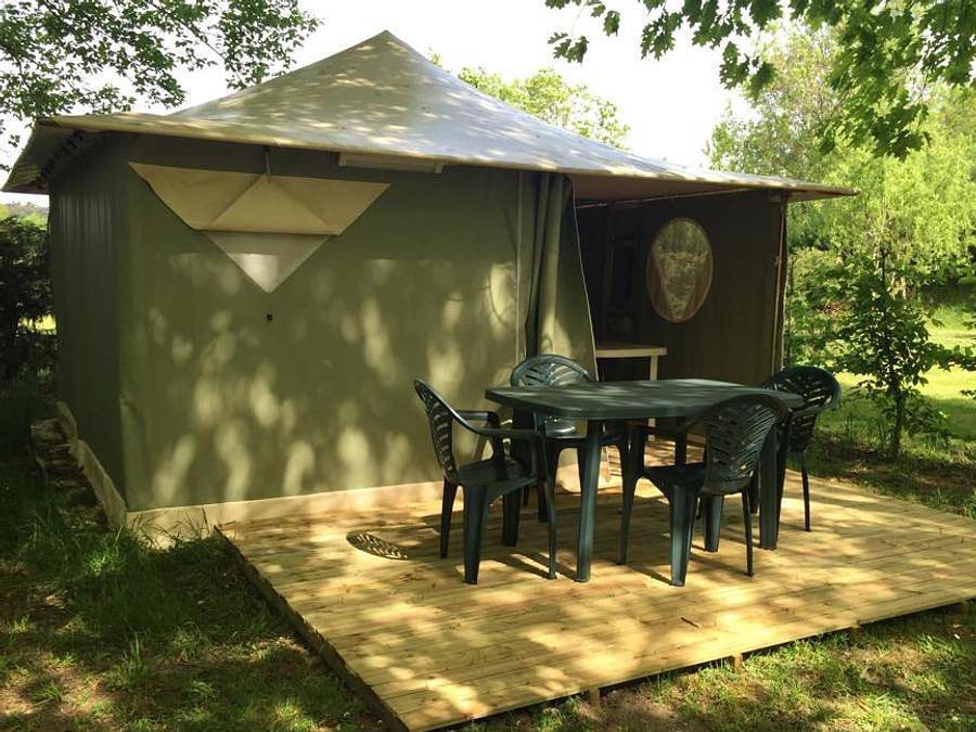 Camping l'Eau Vive - Bungalow toilé 4 personnes - Bungalow toilé in Les Églisottes-et-Chalaures, Région de Libourne