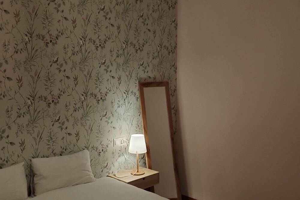 Apartamento entero, Céntrico y amplio piso en Sabiñánigo Coli17bajo in Sabiñánigo, Pirineos