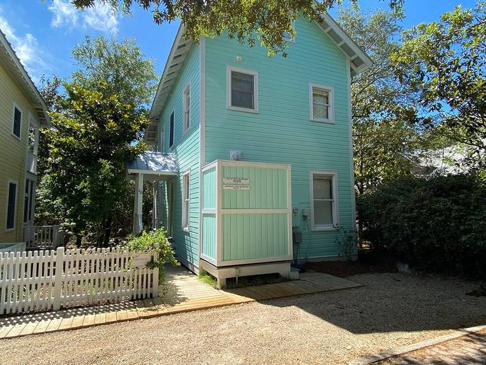 Vacation rental for 6 people, with balcony and pool in Seaside