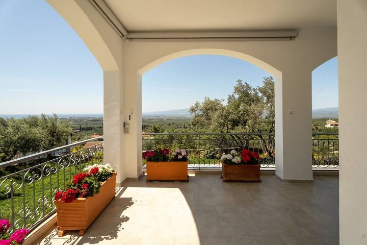 Apartament wakacyjny dla 6 osób, z ogród i balkon, Dla rodziny w Kalamata