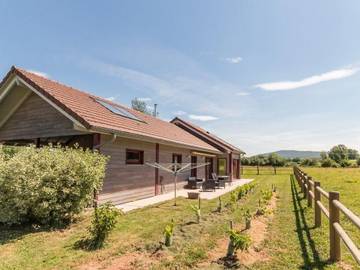 Gîte pour 4 personnes, avec jardin à Champagney