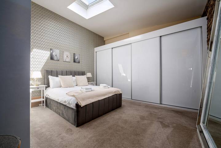 Ganze Wohnung, Ferienwohnung für 5 Personen mit Balkon in Tower Hamlets, London