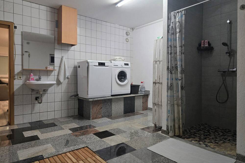 Gemütliches 1,5-Zi. Apartment mit Küche & Parken in Hilzingen, Hegau