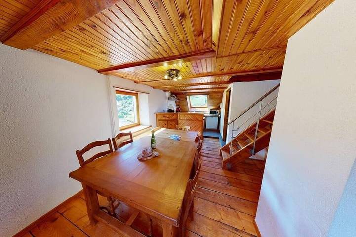 Gîte pour 7 personnes, avec jardin à Sondernach