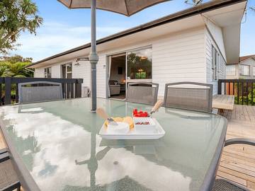 Holiday Home for 6 People in Taupo, Taupo District, Photo 2