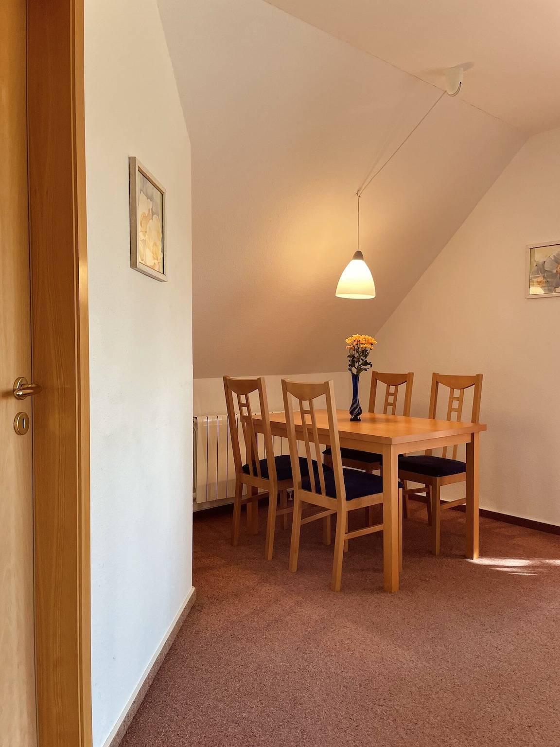 Ganze Wohnung, Ferienwohnung 'Fewo Sonnengelb - Fulgenhaus' mit Balkon in Wittenbeck, Bad Doberan & Umland