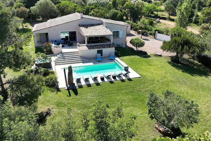 Ferienhaus für 8 Personen, mit Whirlpool und Sauna sowie Garten in Porto-Vecchio