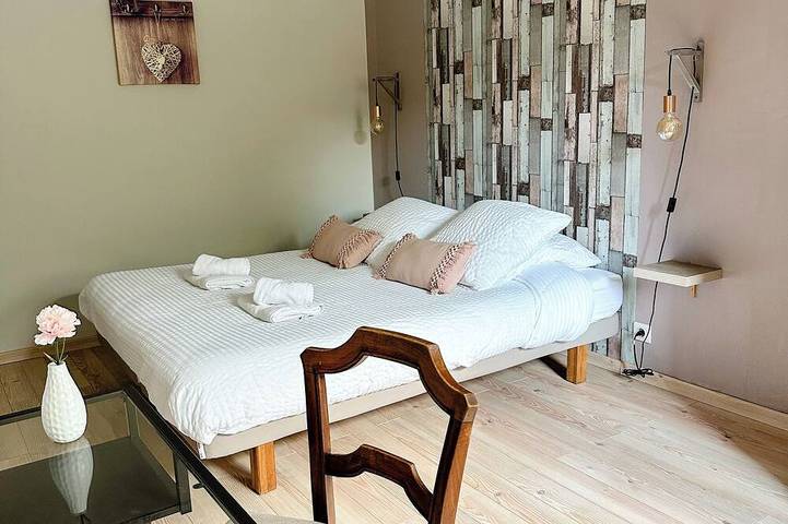 Location de vacances pour 7 personnes, avec jardin à Mosnes - 2