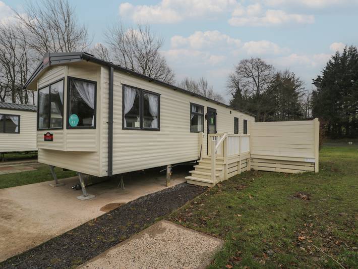 Caravan for 8 people, with garden and sauna as well as pool in North-Wales