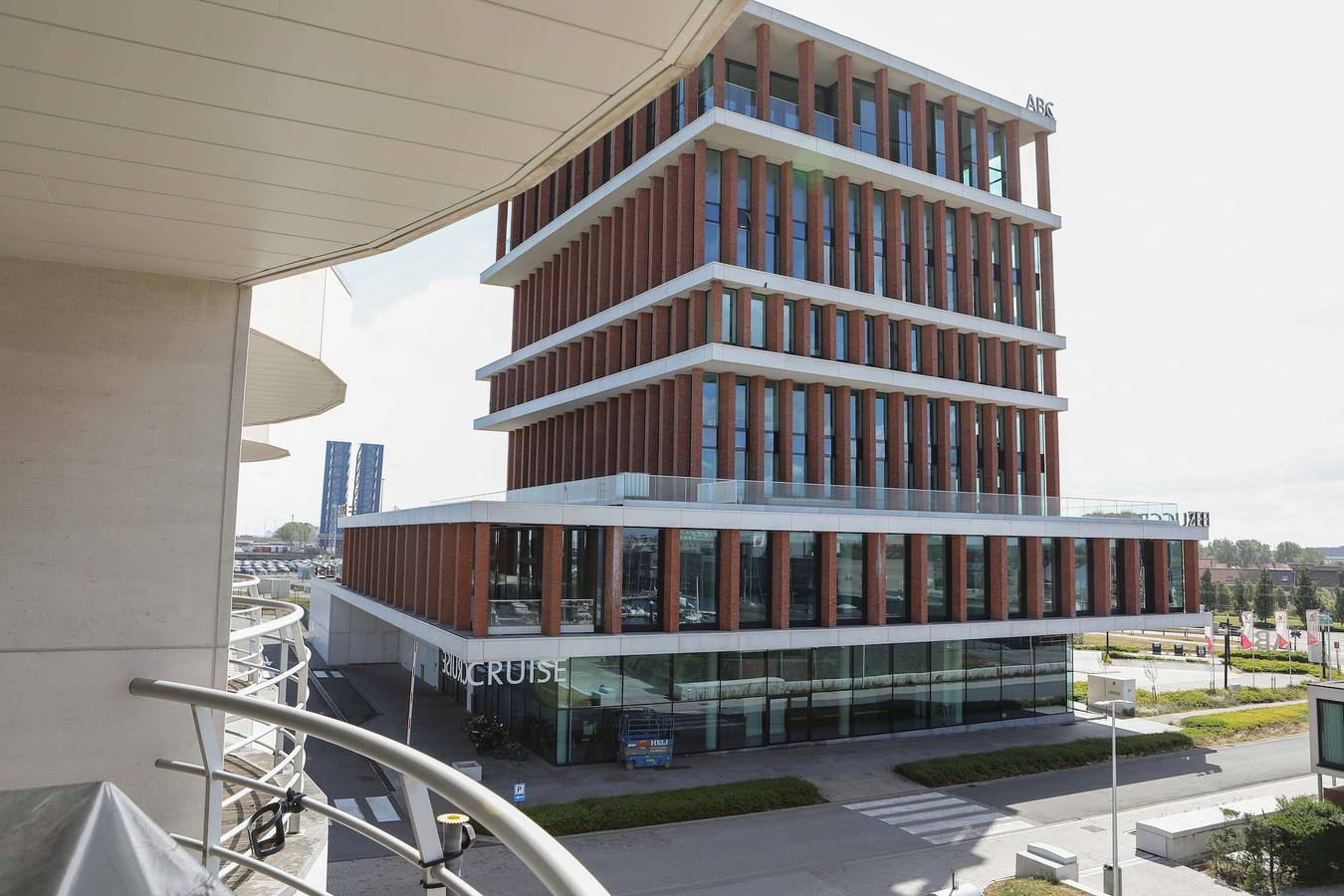Appartement entier, Waterfront Apartment w/ Harbour Views in Zeebrugge in Bruges, Côte belge
