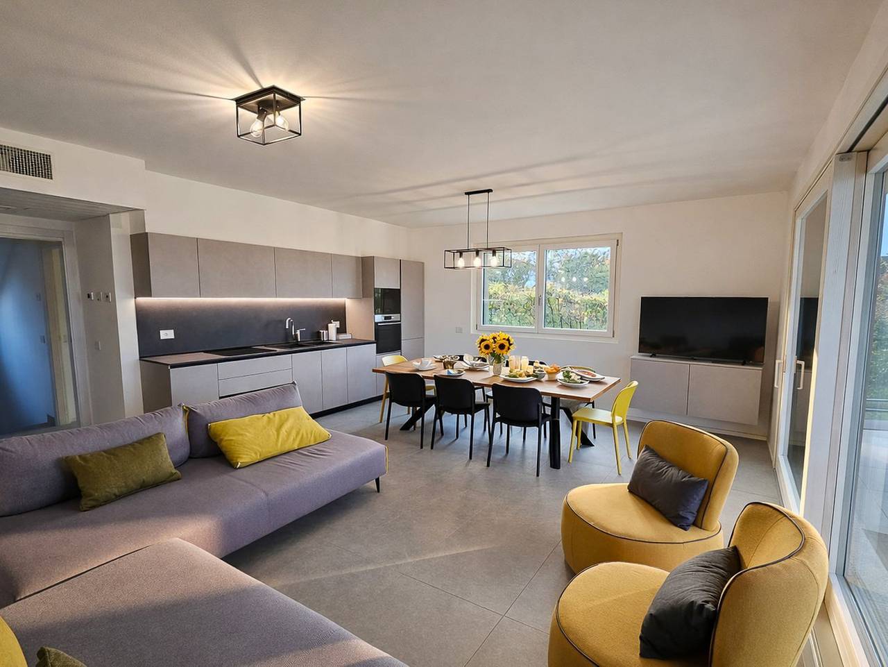 Villa Tarca moderne Poolvilla in Colico in Colico, Orobie Alpen West