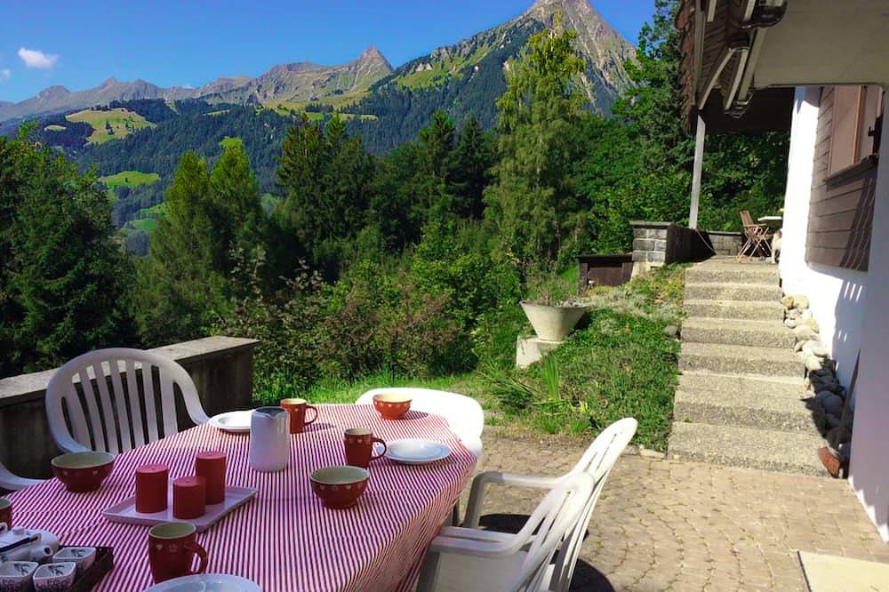 Luxuriöses Chalet mit atemberaubender Aussicht auf das Berner Oberland in Aeschi bei Spiez, Thunersee