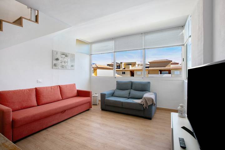 Ganze Wohnung, Ferienwohnung 'Oramas Beach House – Pool & Terrasse', private Terrasse & Wlan in Puertito de Güímar, Güímar