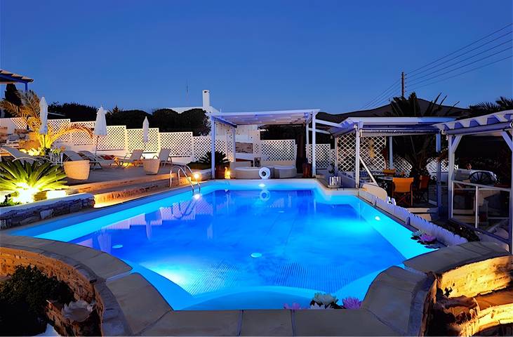 Gîte pour 5 personnes, avec Balcon et Jacuzzi ainsi que Jardin et Bassin pour enfant dans Antiparos - 2