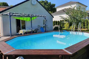 Gîte pour 4 personnes, avec jardin et jacuzzi ainsi que terrasse et piscine à Montfaucon (Doubs)