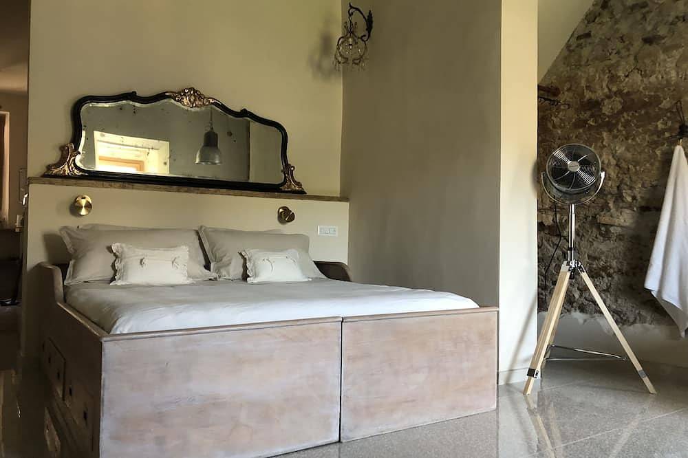 Entire apartment, Macaroon, A Sweet Sweet Home in Tivoli, Rome Province