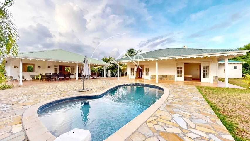 Villa pour 6 personnes, avec piscine et terrasse