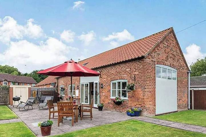 Cottage for 4 people, with garden, with pets in Burgh le Marsh